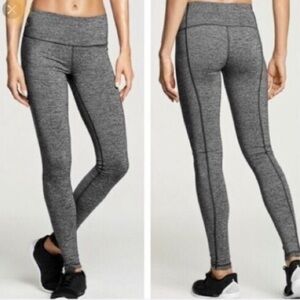 VSX Victoria’s Secret Sport Knockout Tight Black Gray Space Dye Print Size Small